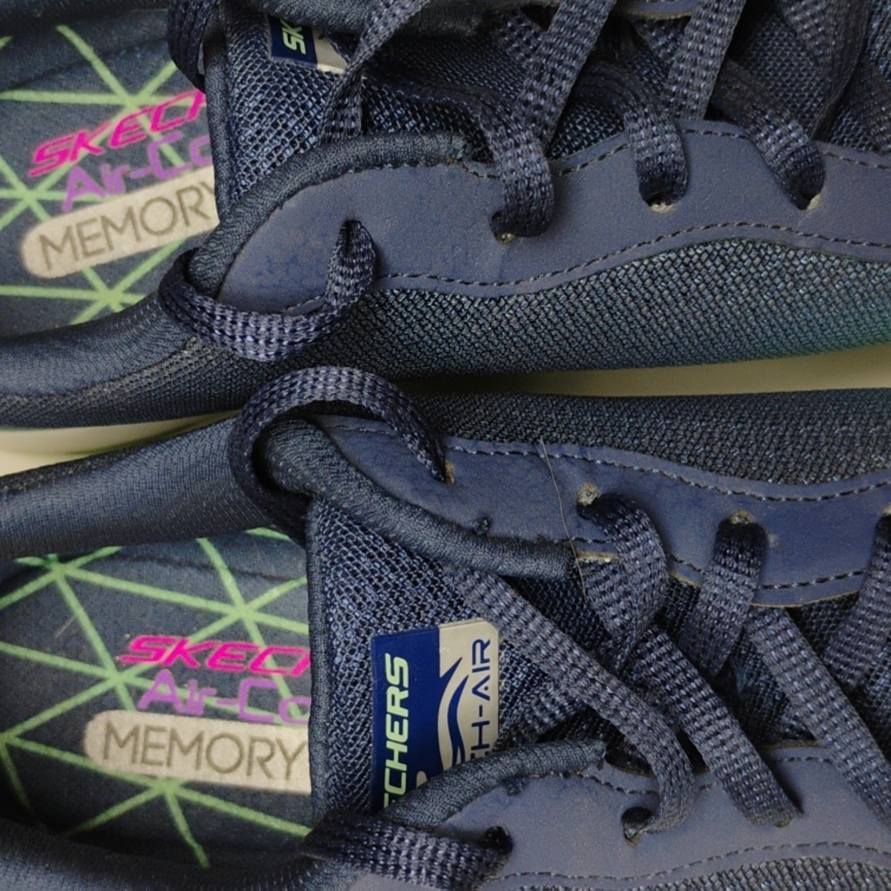 Skechers 2 tone blue shoe - Picture 2 of 5